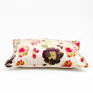 Liegendes Fluffikon Zierkissen mit Sommer Motiv in der Grösse 40x60 cm.