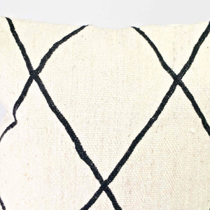 Zoom on Fluffikon Kilim pillow cover