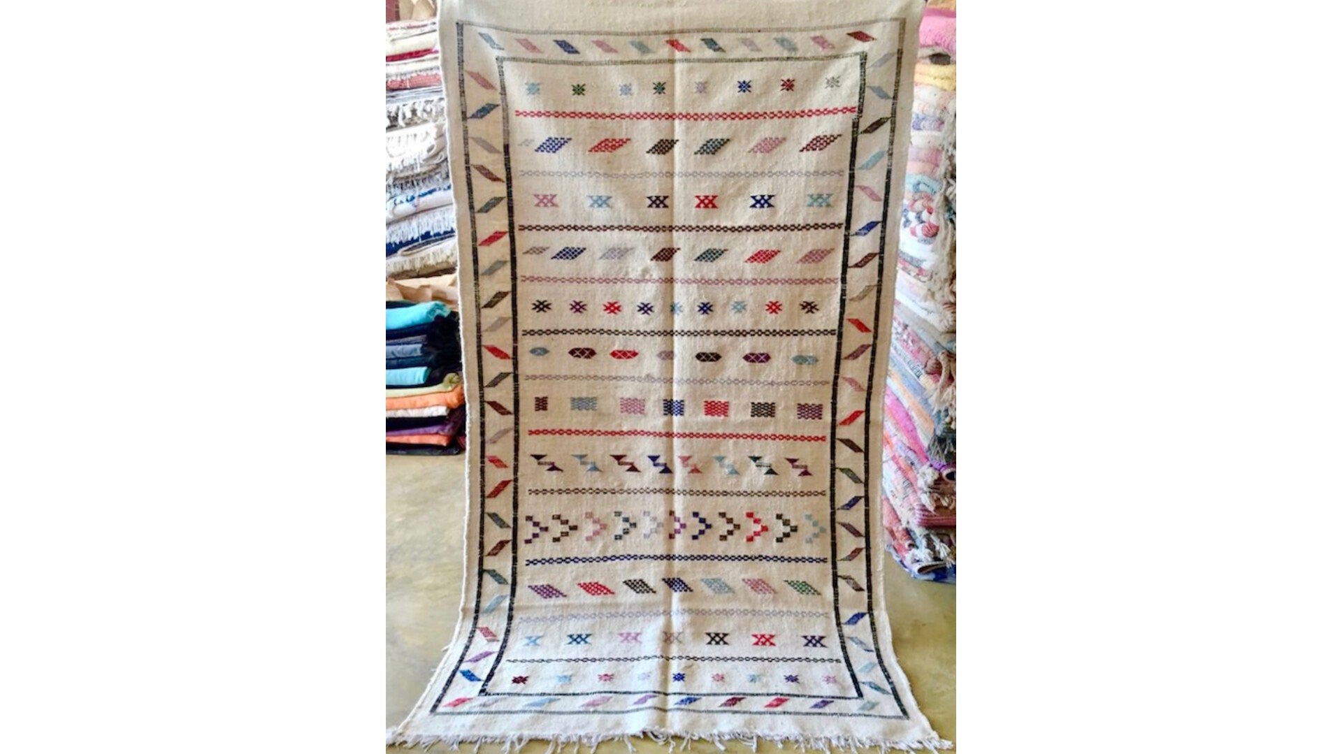 Colourful Kilim Rug that used for our customized Fluffikon wool dog beds / cats beds.