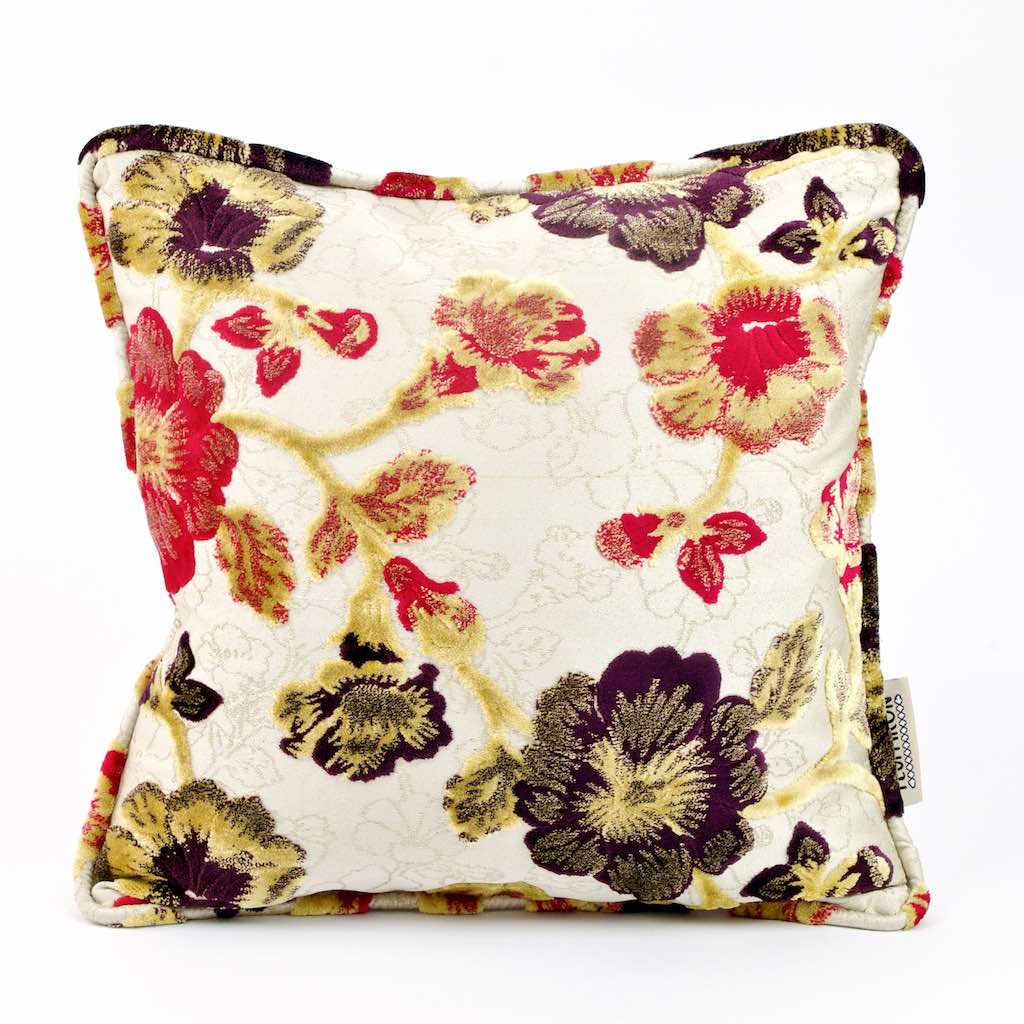 Nahaufnahme eines Fluffikon Kissen mit Sommermotiv in der Grösse 45x45 cm.