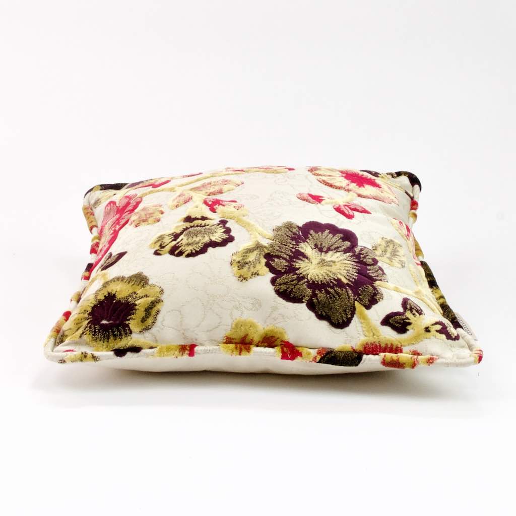 Fluffikon Kissen mit Sommermotiv in der Grösse 45x45 cm liegend.