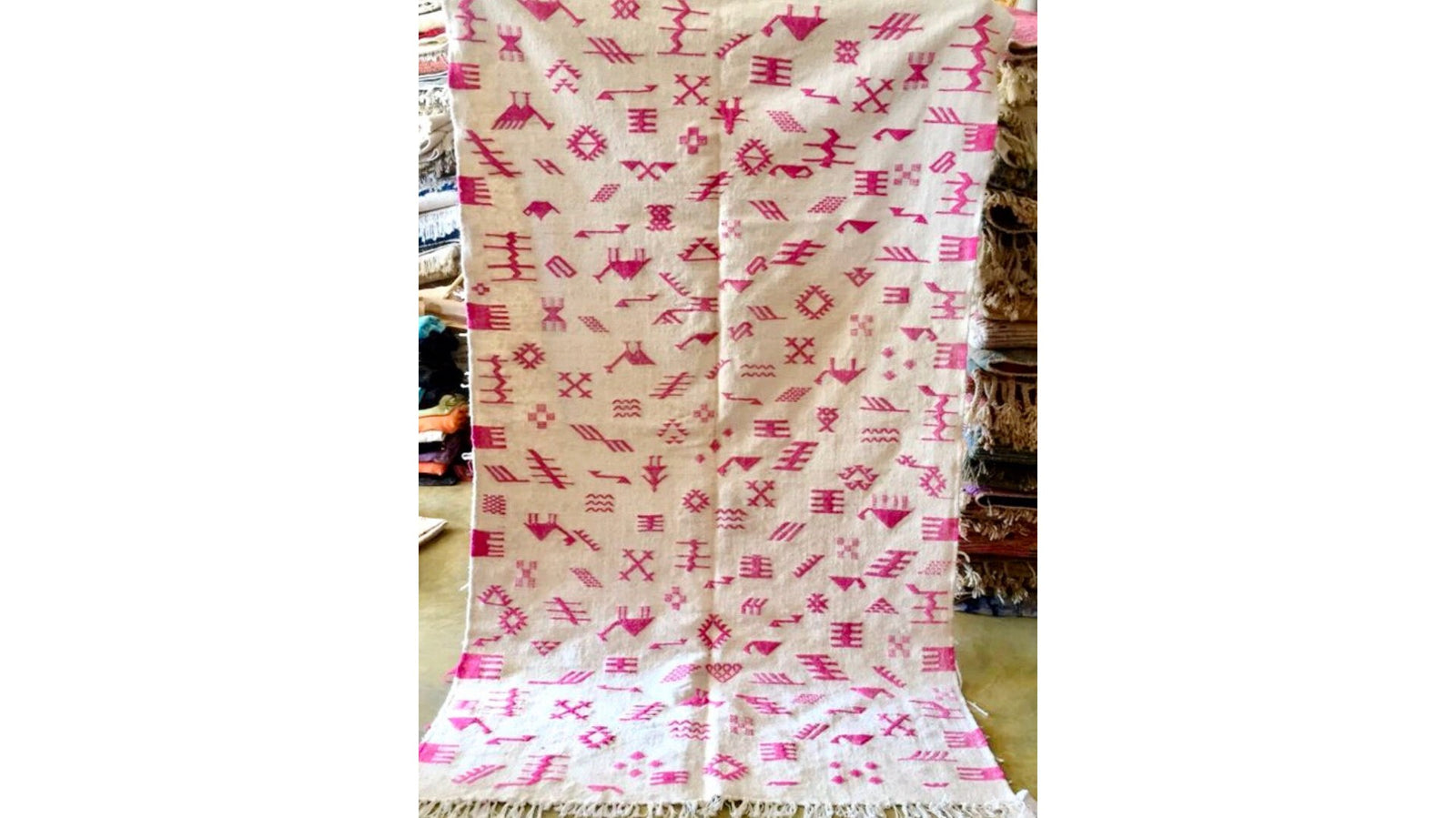 White Pink Kilim Rug that used for our customized Fluffikon wool dog beds / cats beds.