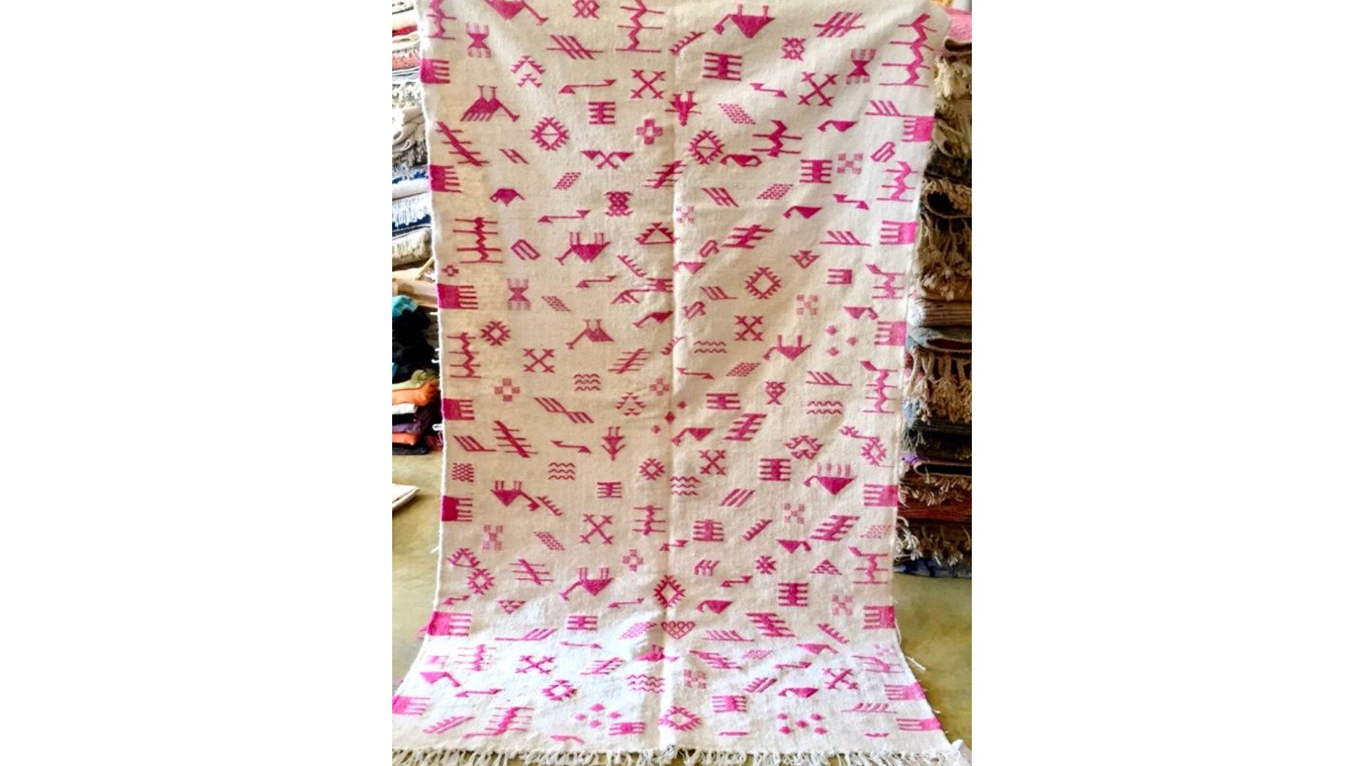 White Pink Kilim Rug that used for our customized Fluffikon wool dog beds / cats beds.