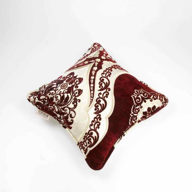 Maroon couch hot sale pillows