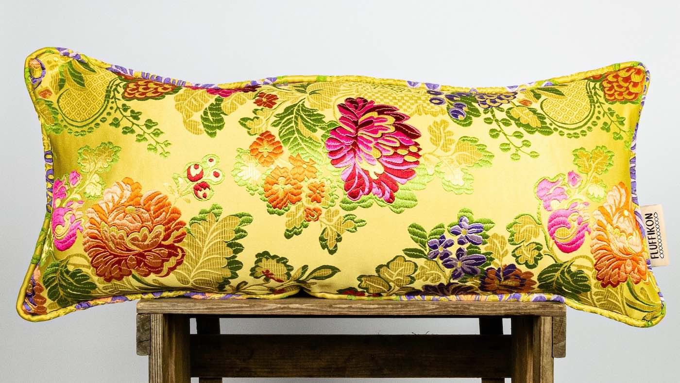 Yellow / gold Fluffikon brocade pillow.