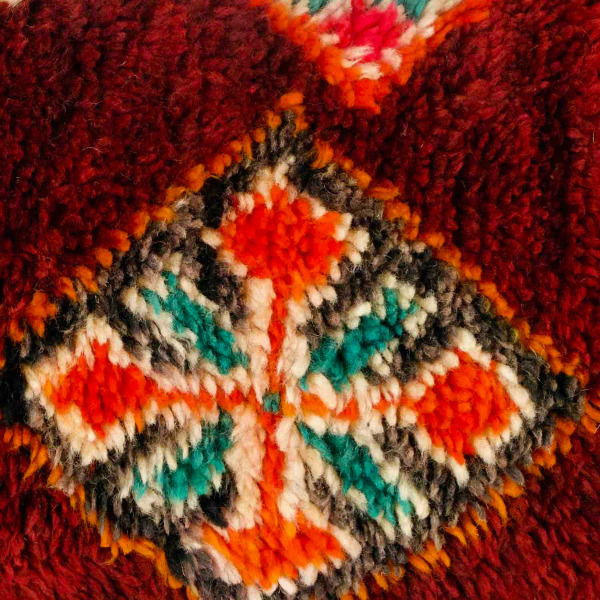 Zoom on a vintage Berber cushion.