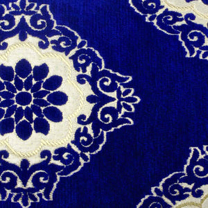Detailed view on sapphire blue velvet fabric. This is the fabric on Fluffikons Zaffiro throw pillows.