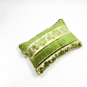 Fluffikon grey green decorative pillow with flowers made from a moroccan velvet fabric. The throw pillow is shown from the front.